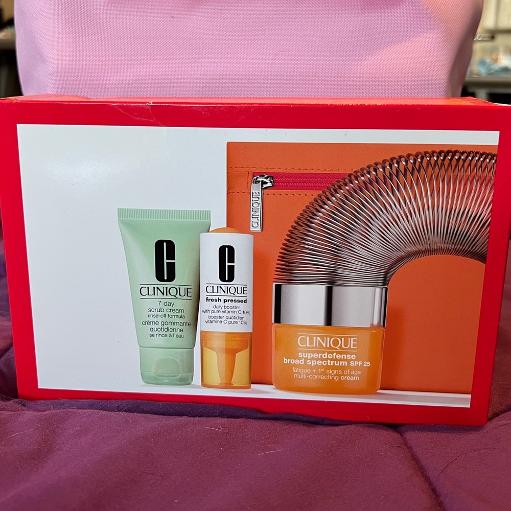 Unopened Clinique Daily Defense Set